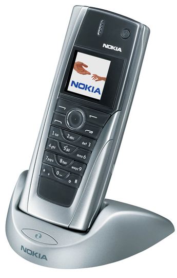 Nokia 9500 Communicator in der Ladeschale