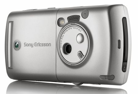 SE P990i, R�ckseite, seitlich