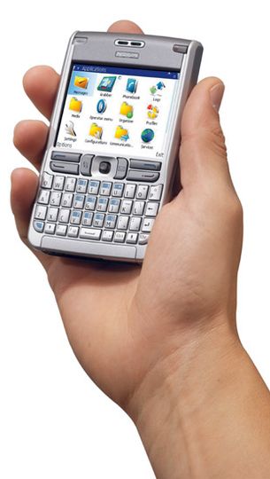 Nokia E61 in der Hand