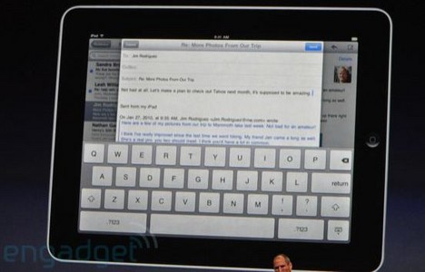 Apple iPad mit QWERTY-Tastatur (Bild: Engadget)