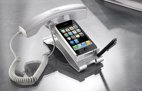 Callstel bietet einen Aluminium-St�nder f�r das iPhone