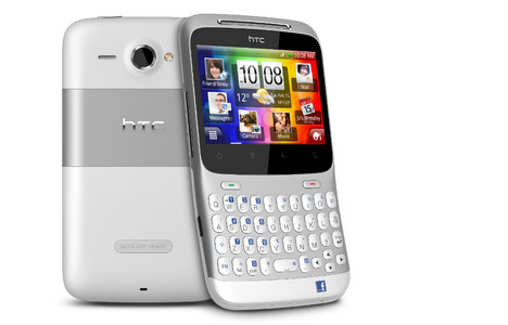 Das HTC ChaCha sieht wie ein Blackberry aus, l�uft unter Android und hat eine Facebook-Taste