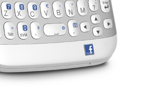HTC ChaCha mit Facebook-Taste