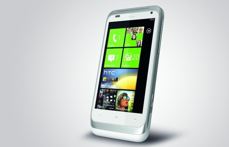 Das HTC Radar bringt eine Weitbildkamera und eine Zweitkamera vorne mit