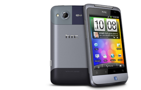 Das HTC Salsa hat unter dem Touchscreen eine Facebook-Taste