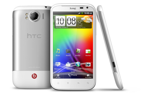 Das HTC Sensation XL ist so gro� wie das HTC Titan, l�uft aber unter Android und ist auf Multimedia ausgerichtet