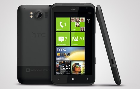Das HTC Titan hat einen 4,7 Zoll gro�en Touchscreen