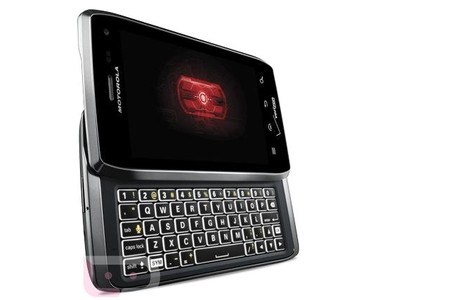 Das Motorola Droid 4 hat eine beleuchtete QWERTY-Tastatur (Bild: Droid Life)