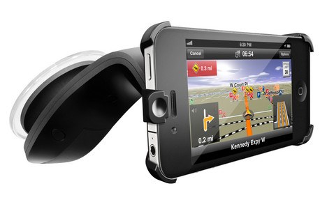 Das neue Navigon Car Kit f�r das iPhone 4