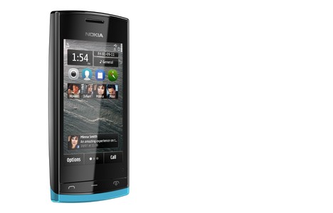 Das Nokia 500 ist ein leichtes und g�nstiges Symbian-Handy