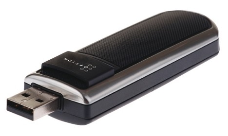 Der Option iCON 461 bringt einen GPS-Empf�nger und einen Steckplatz f�r Micro-SD-Karten mit