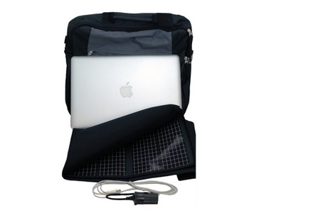 Der Apple Juicz Solar Charger l�dt das MacBook �ber Solarzellen auf