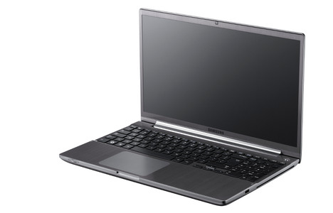 Das Samsung Serie 7 Chronus gibt es mit 13,3 Zoll und mit 15,6 Zoll gro�em Display