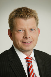 E-Plus-Chef Dirks befindet sich im Investitionsdilemma