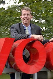 Vodafone-Chef Friedrich Joussen: Jetzt auch Festnetzanschl�sse